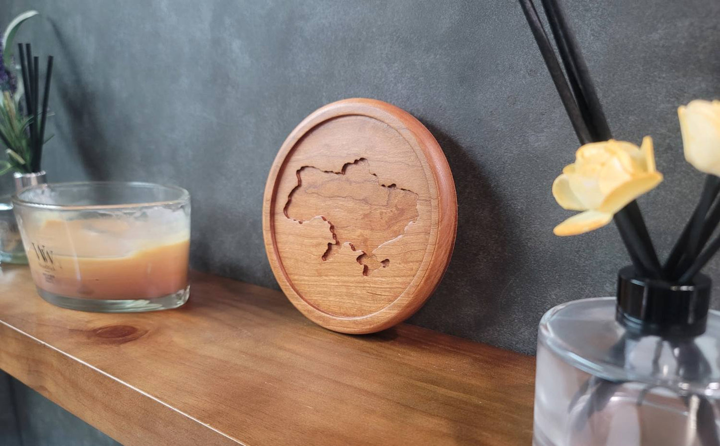 6'' Small Wooden Plate with Ukraine Country Shape Engraving – Cherry Wood Decorative Tray